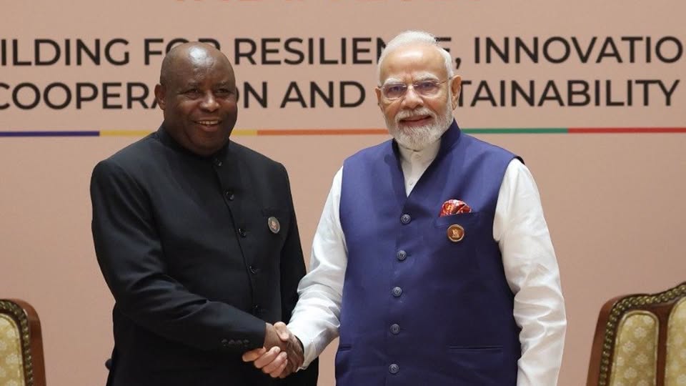 Prime Minister meets the Chairperson of the African Union and President of Republic of Burundi on the sidelines of the BRICS Summit