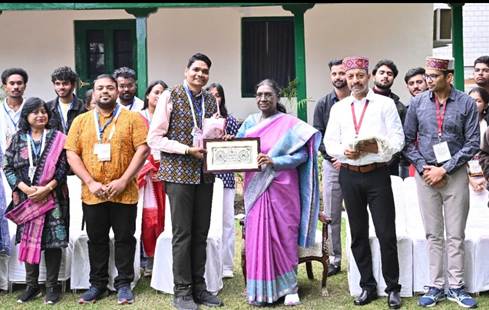 Odisha delegation meets the President of India, during Yuva Sangam Phase VII