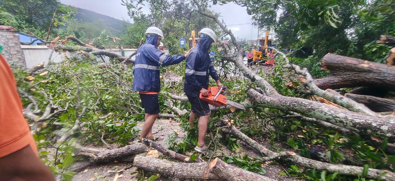 Odisha Ramps Up Cyclone Arnab Relief: 30 Officers Deployed to Flood-Hit Ganjam