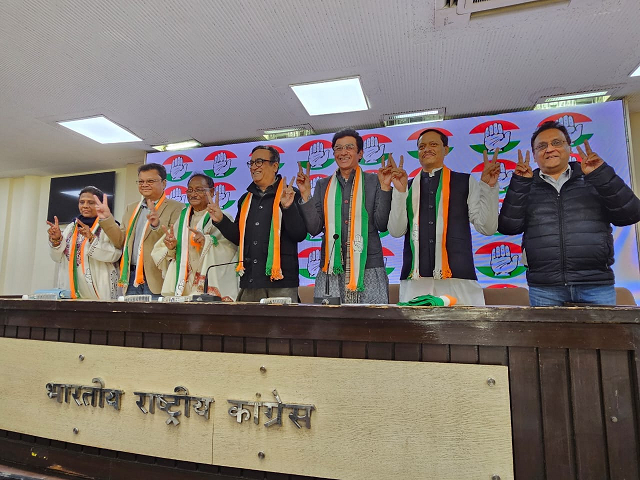 Former Odisha Chief Minister Giridhar Gamang and two members of his family joined Congress