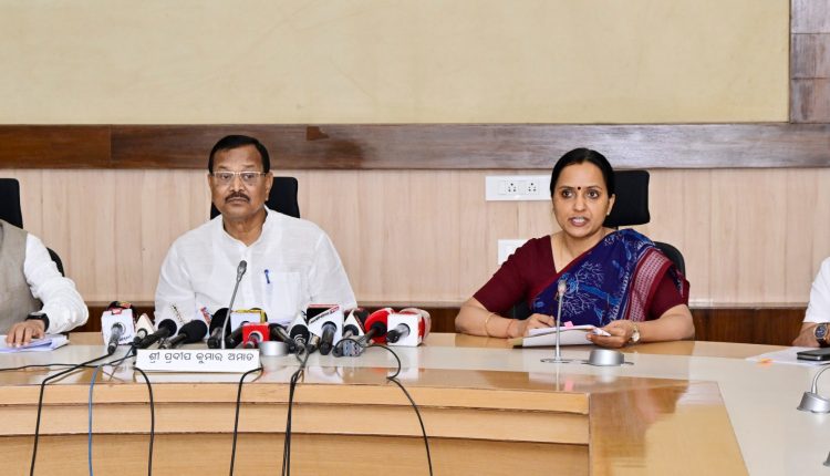 Odisha cabinet approved a proposal to provide Rs 1,000 each for 70 lakh members of SHG) for uniform