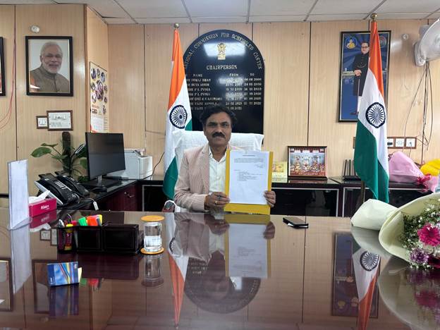 Shri Kishor Makwana assumes charge of Chairman National Commission for Scheduled Castes
