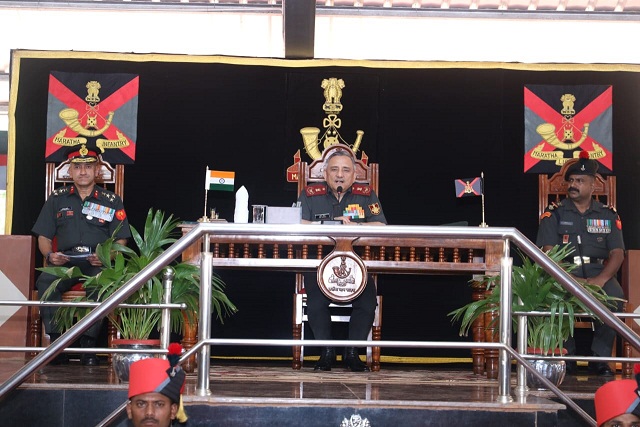 Chief of Defence Staff interacts with Agniveer trainees at Maratha Regimental Centre & Airman Training School