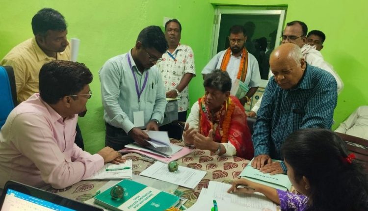 Soumya Ranjan Patnaik filed his nomination as an Independent candidate from Ghasipura Assembly segment