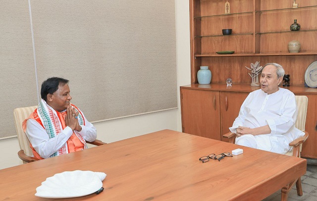 Mohan Charan Majhi  paid a courtesy visit to BJD President Naveen Patnaik