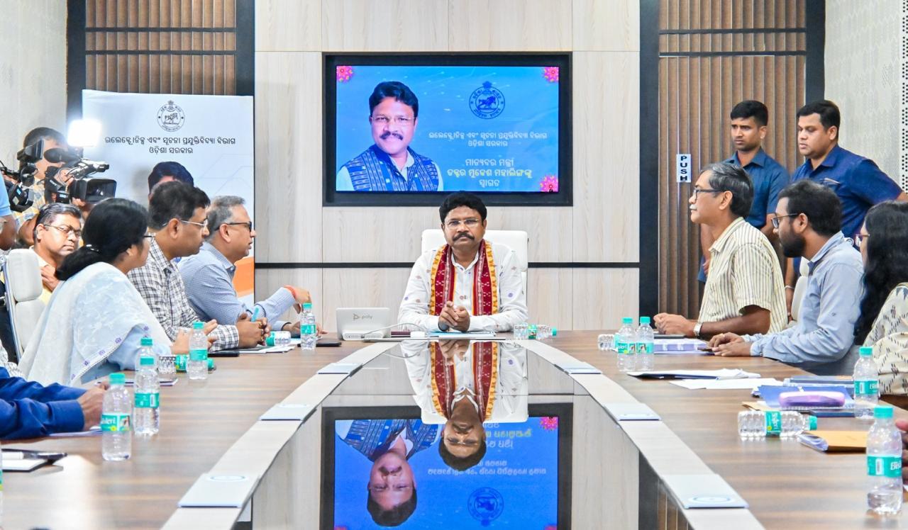 Dr. Mukesh Mahaling review of the activities of Electronics & Information Technology Department
