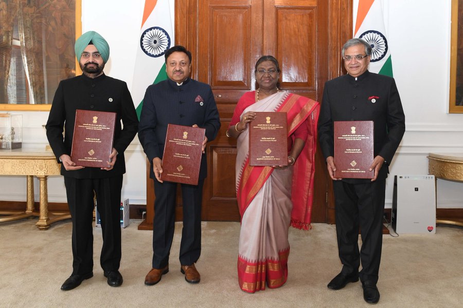 Rajiv Kumar, Chief Election Commissioner of India accompanied by Gyanesh Kumar and Dr. Sukhbir Singh Sandhu, met the President