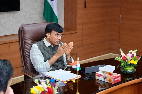 Dr. Mansukh Mandaviya Interacts with National Youth Awardees and National Service Scheme Awardees