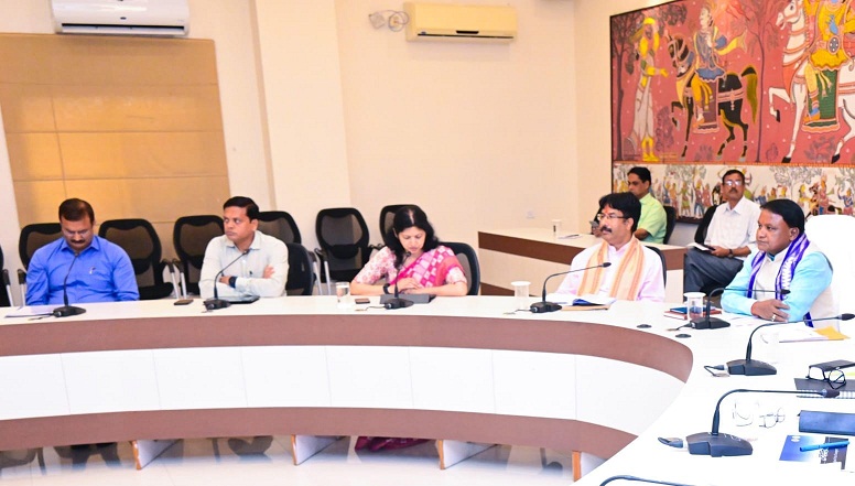 Odisha Chief Minister reviewed the Housing and Urban Development Department’s plans