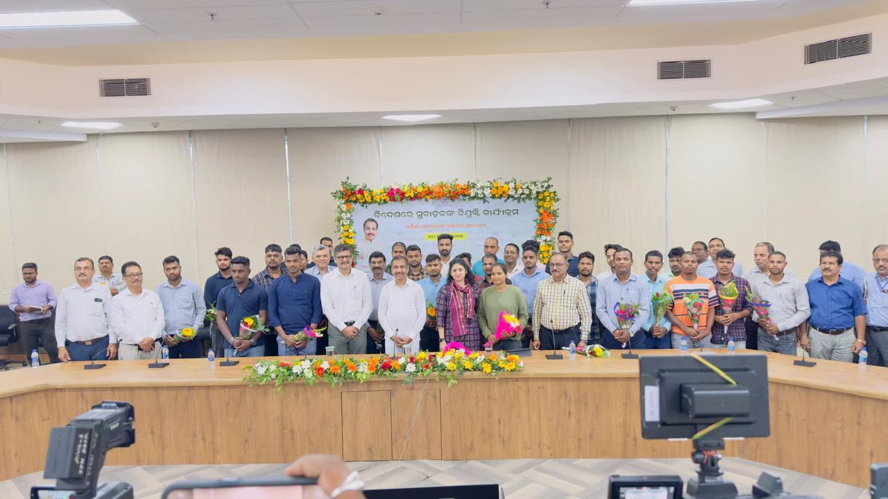 The Commerce and Transport Department, Government of Odisha Signs MoU to Create Overseas Employment Opportunity for Skilled Drivers