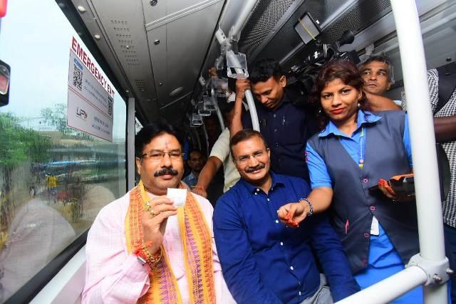Cabinet Minister Dr. Krushna Chandra Mahapatra traveled in Mo Bus on Wednesday.