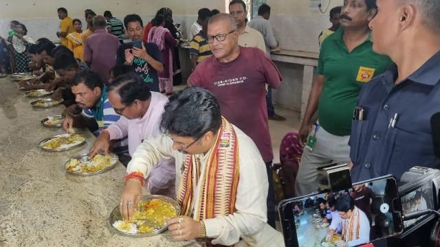 Housing and Urban Development Minister paid a surprise visit to the food centre at Capital Hospital premises