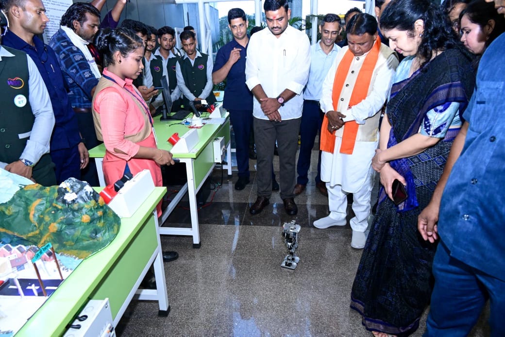 Odisha CM participated in a program organized at the World Skill Center and launched “Kaushal Rath”