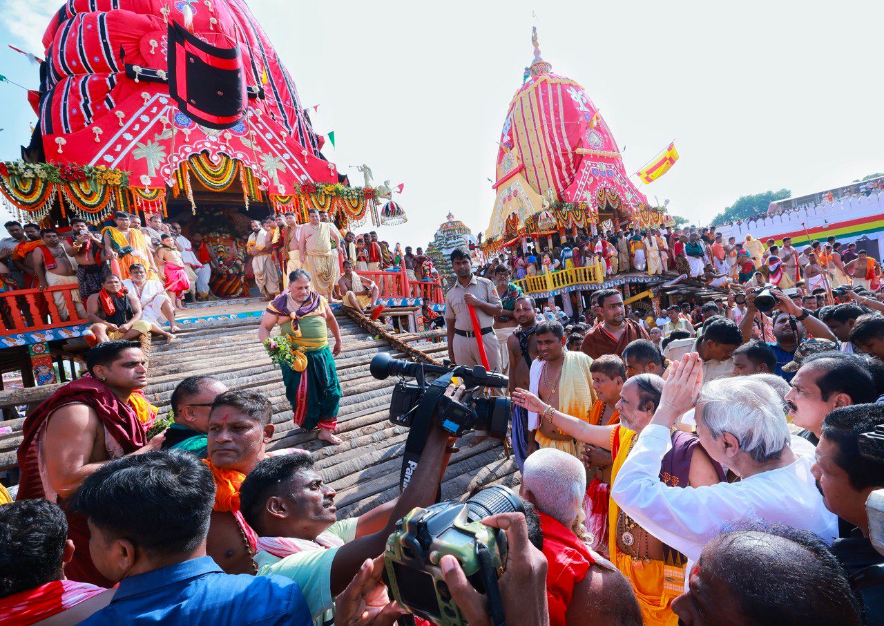 President Murmu, Odisha CM Majhi, Union Minister Dharmendra Pradhan, BJD Supremo Naveen Patnaik Witness Rath Yatra