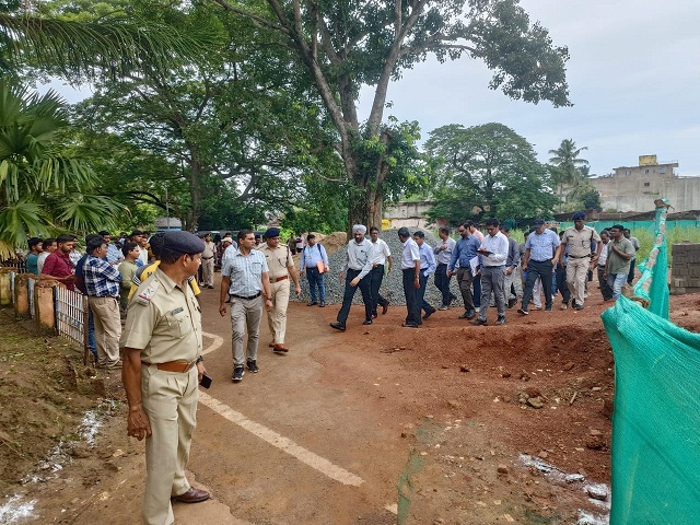 Reviewed the progress of the ongoing Amrit Stations between Bhubaneswar and Palasa