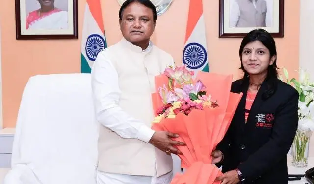 Renowned mountaineer Bibharani Patra met Chief Minister Mohan Charan Majhi at Lok Seva Bhavan