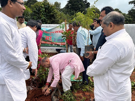 Odisha State BJP President  Manmohan Samal &other leaders have participated in the campaign “One Tree for Mother”