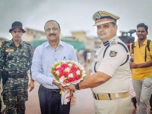 Odisha’s Director General of Police (DGP), Y B Khurania paid a visit to the Lord Jagannath Temple in Puri