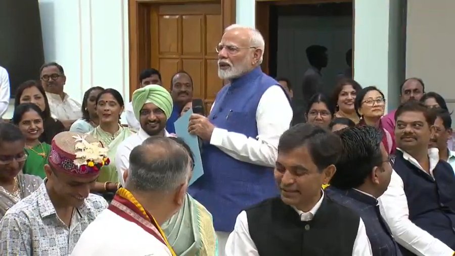 PM interacts with teachers who have been conferred the National Teachers Awards