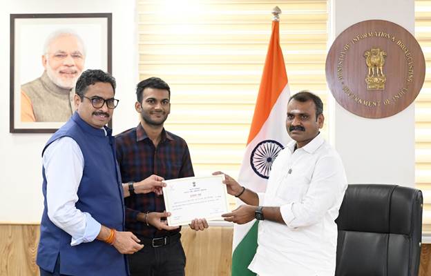 AI for Aspirational India: Dr. L. Murugan urges adoption of AI Tools to boost productivity and pnhance governance