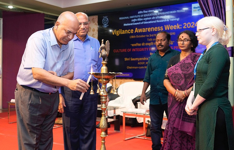 EXTENSION LECTURE ORGAINSED UNDER VIGILANCE AWRENESS WEEK BY RIE BHUBANESWAR
