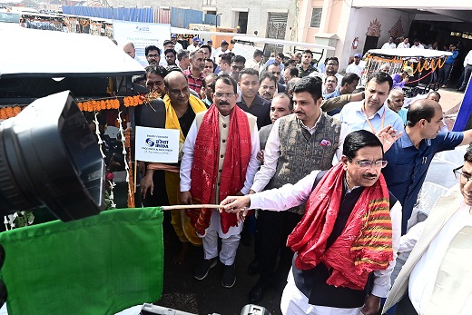 Union Minister  Pralhad Joshi Flags Off 10 Battery-Operated Vehicles at Jagannath Temple,Odisha