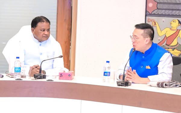 Singapore High Commissioner Simon Wong called on Odisha Chief Minister