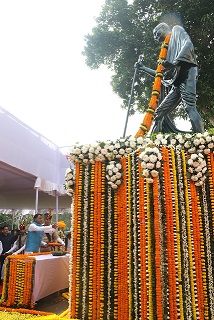 Heartfelt Homage to Gandhiji on Martyrs’ Day