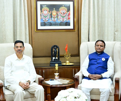 Bhubaneswar:7/1/24:Hon’ble CM Shri Mohan Charan Majhi paid a courtesy visit to Hon’ble Governor Shri Dr. Hari Babu Kambhampati at Raj Bhavan today.