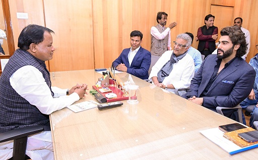 Bollywood producer Boney Kapoor meet Odisha CM along withfew others actor
