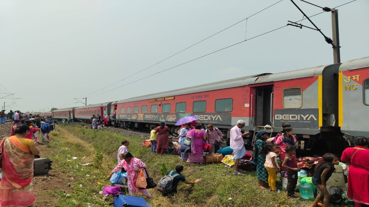 Kamakhya AC Superfast Express (12551) has derailed near Nergundi Railway Station in Cuttack