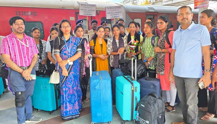 Odia Students Odia students studying at Central Sanskrit University Jammu returned to Odisha