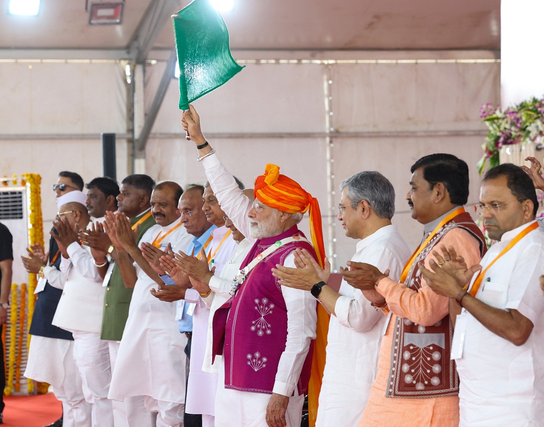Prime Minister Shri Narendra Modi lays foundation stone, inaugurates and dedicates various development projects worth over Rs 24,000 crore in Dahod