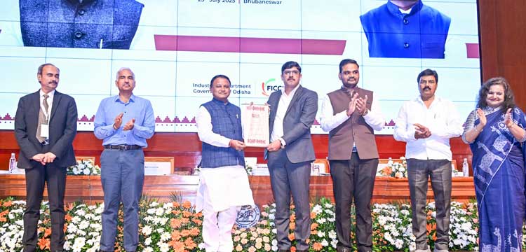 Odisha Chief Minister  has announced that Odisha is poised to become the textile hub of Eastern India