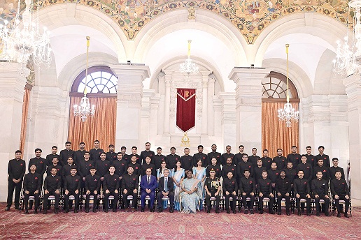 PROBATIONERS OF INDIAN DEFENCE ESTATES SERVICE, MILITARY ENGINEER SERVICES AND CENTRAL WATER ENGINEERING SERVICE CALL ON THE PRESIDENT