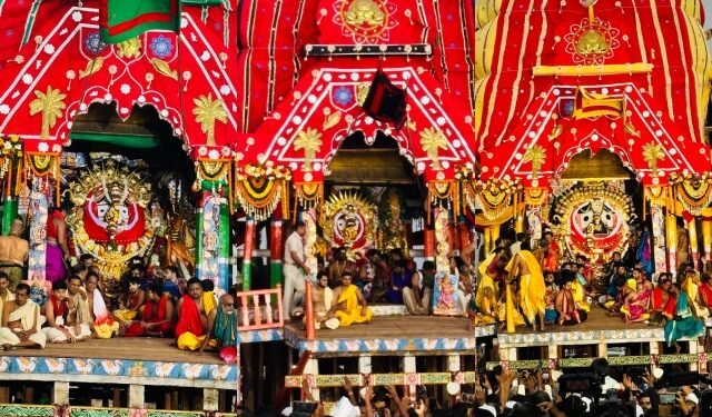 Suna Besha 2025: Holy Trinity Dazzle in Golden Attire