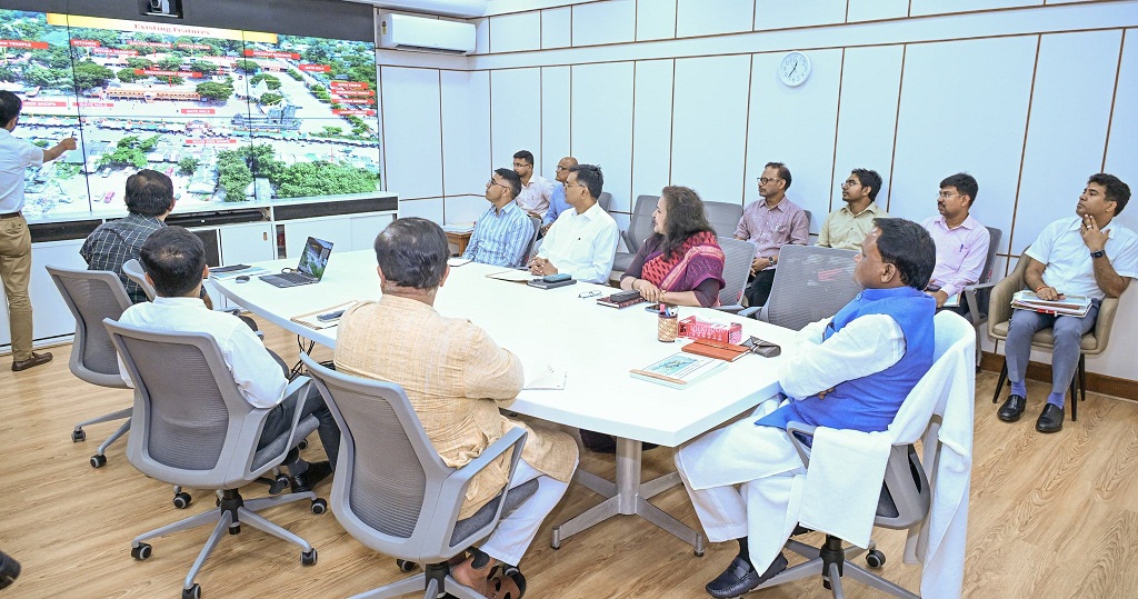 Odisha CM Reviews Biraja, Tarini and Ekamra Projects