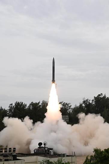 DRDO successfully conducts two consecutive flight-tests of Pralay missile