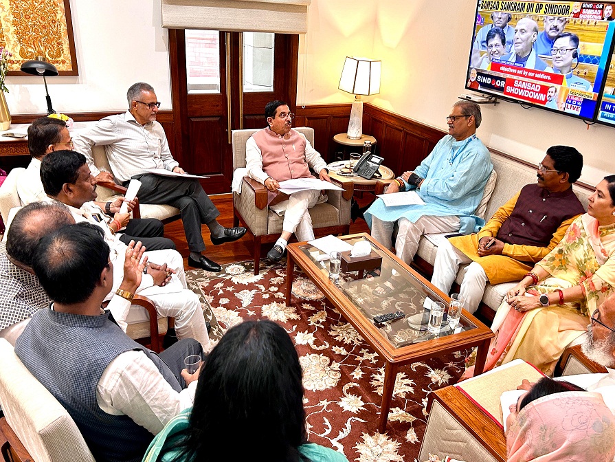 Hon’ble Dy CM Shri K V Singh Deo calls on Hon’ble Union Consumer Affairs, Food & Public Distribution Minister Shri Pralhad Joshi