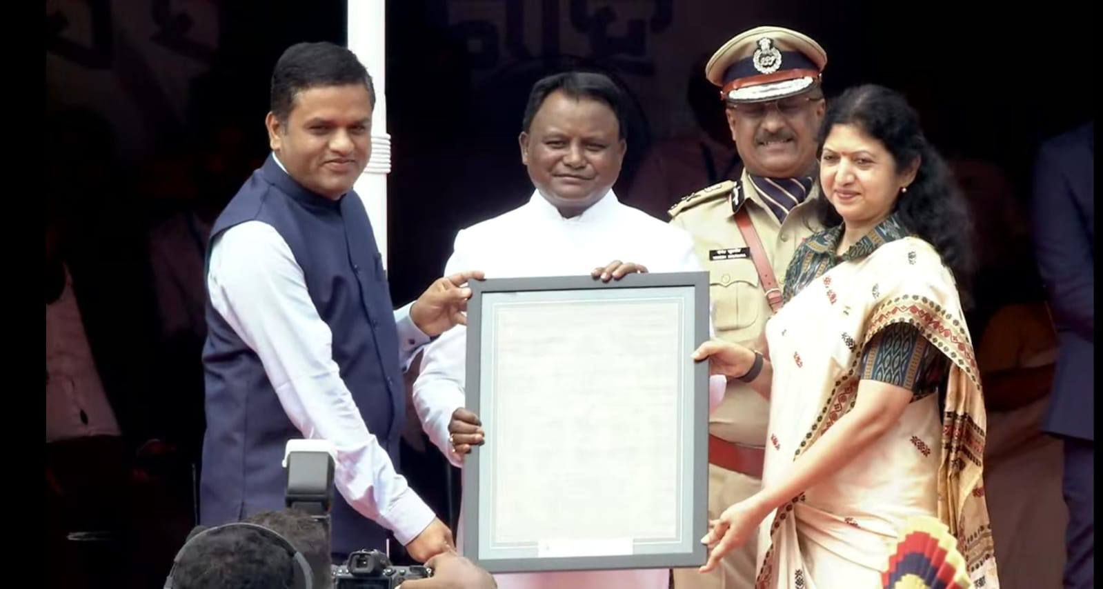 Housing & Urban Development Department has won the Second Prize for its innovative tableau