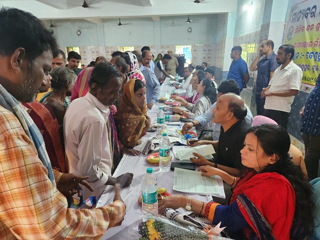Gram Panchayat level joint public grievance hearing was held in the premises of Benupur Gram Panchayat office