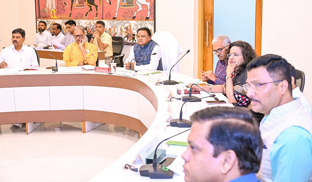 Odisha CM conducted a comprehensive review of the fertilizer supply status across the state