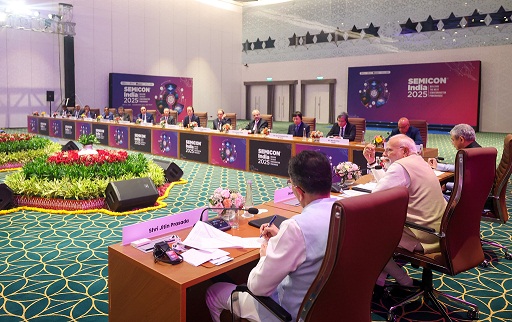 Prime Minister interacts with leading CEOs during SEMICON India 2025