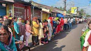 Over 2 lakh devotees throng Sakhigopal for Radha Pada Darshan