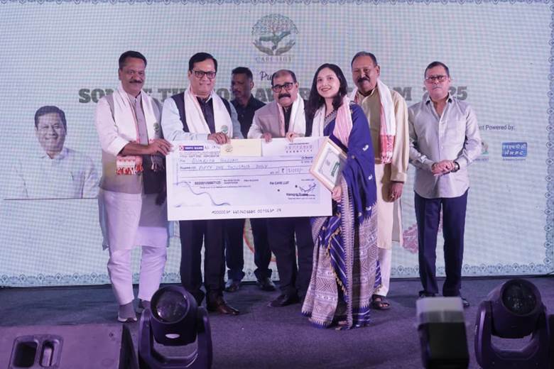 Union Minister Sarbananda Sonowal Confers Sons of the Soil Award to Five Emerging Achievers from Assam