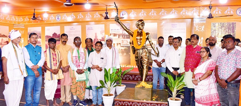 Janajatiya Gaurav Diwas Observed at SCSTRTI  Seva Sammana Presented, Students Felicitated