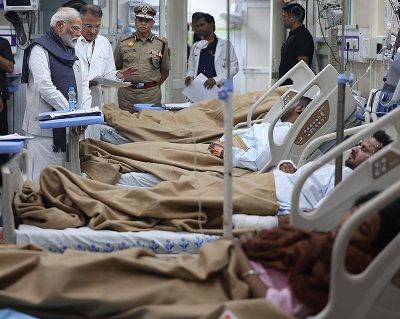 Prime Minister Visits LNJP Hospital, Meets Blast Victims