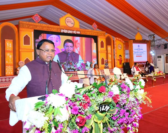 Odisha Chief Minister  announcing a series of development projects worth Rs 633 crore for Subarnapur