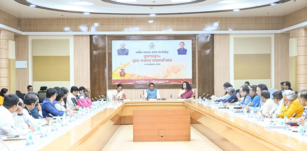 Odisha CM Holds Pre-Budget Consultations for 2026-27