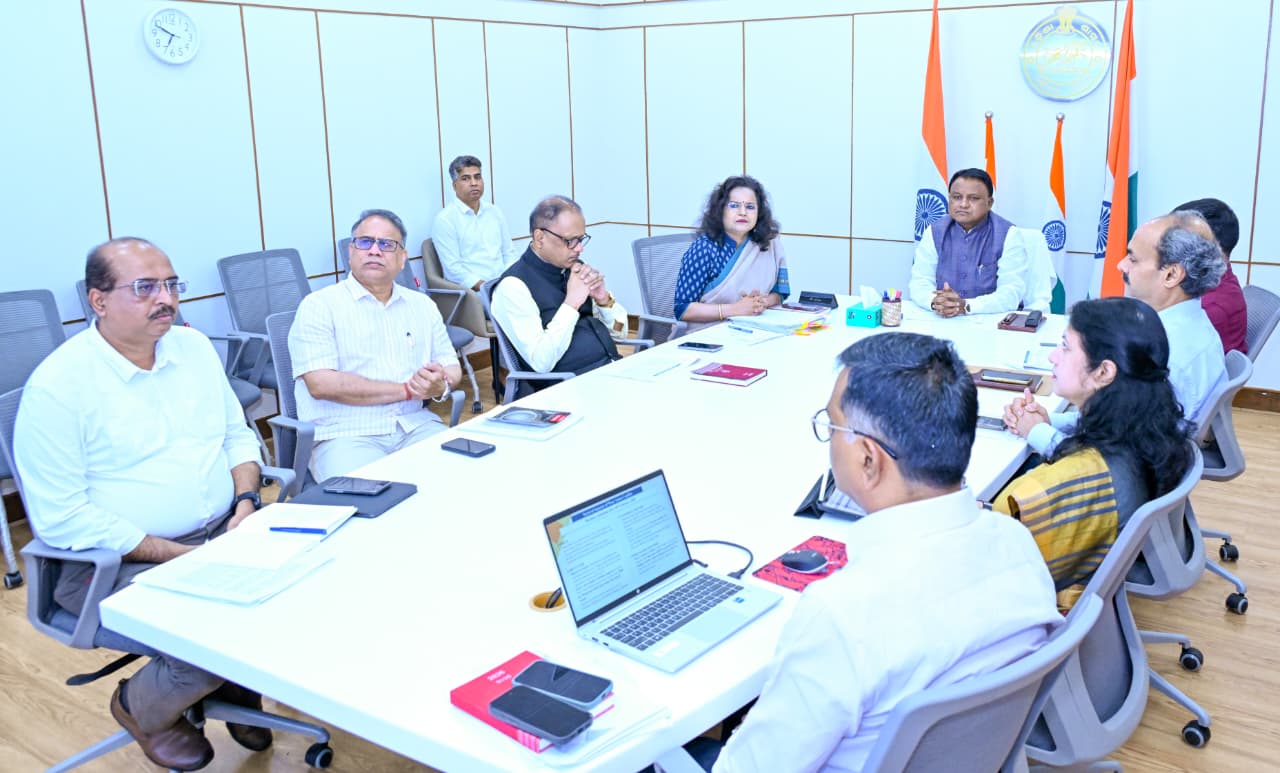 Odisha CM Reviews Essential Commodities Availability Amid West Asia Tensions